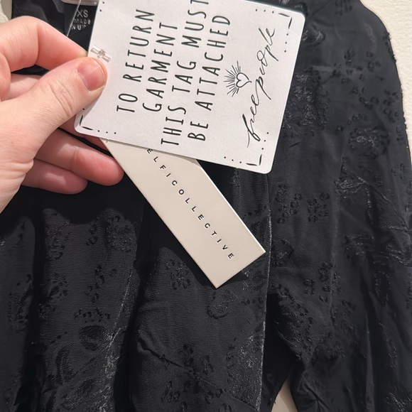 NWT Delfi Collective Mini Dress free people floral appliqué
Xs - Picture 5 of 13